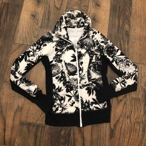‼️SOLD‼️Lululemon Calm & Cozy Jacket (6)